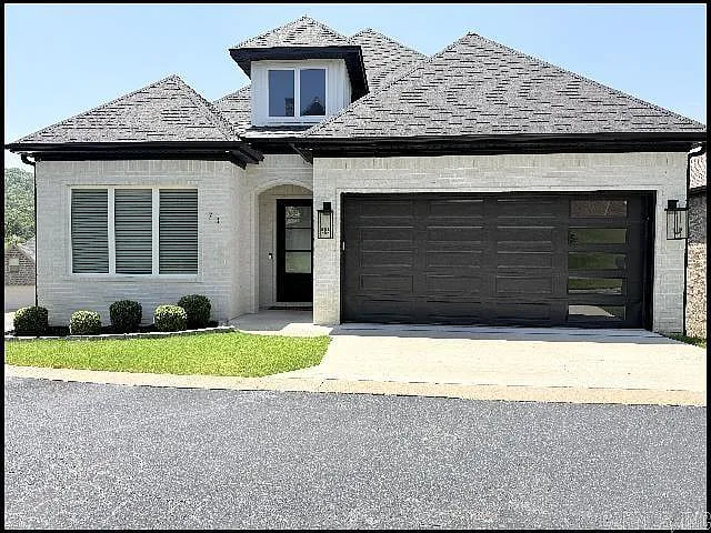 73 Tournay Cir — Photo 1