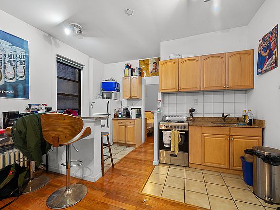 3rd image of 201 E 82nd St #3A