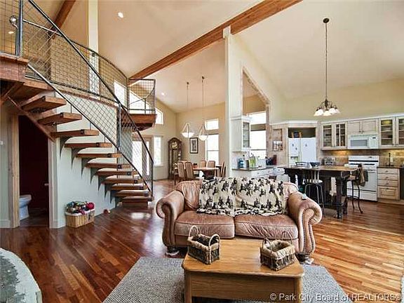 4th image of 8940 N Cove Dr
