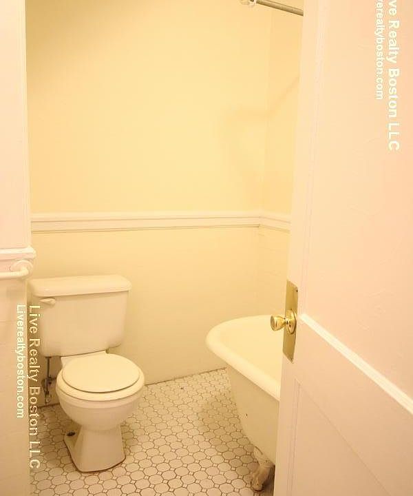 2nd image of 535 Cambridge St