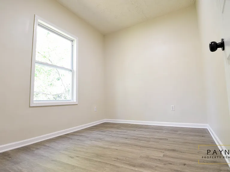 2609 Thomas St — Photo 11