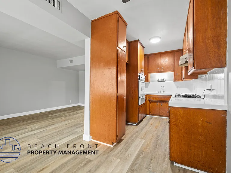 211 E Tamarack Ave — Photo 9