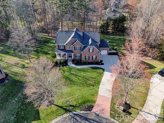 3rd image of 15100 Durmast Ct