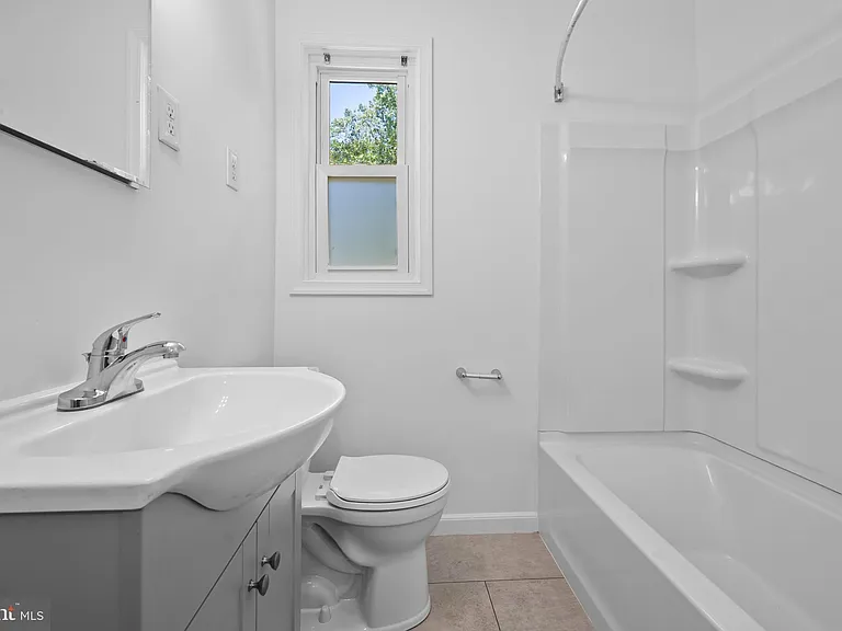 9110 Autoville Dr — Photo 16