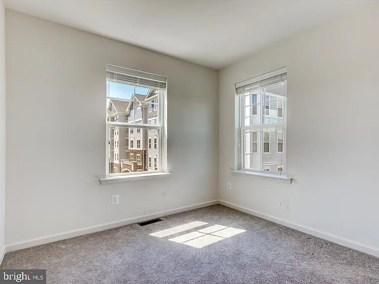 510 Marshy Cv — Photo 19