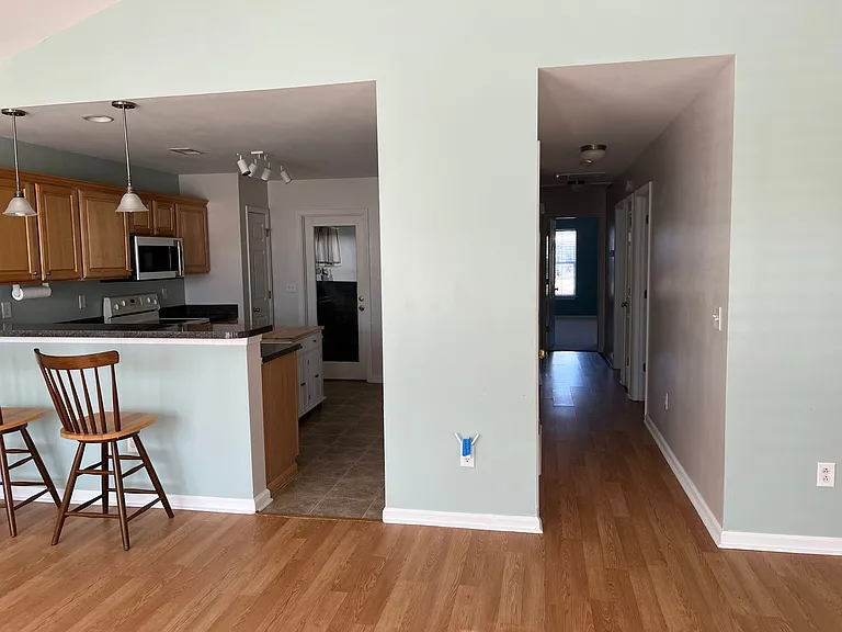 408 Moat Ct — Photo 10