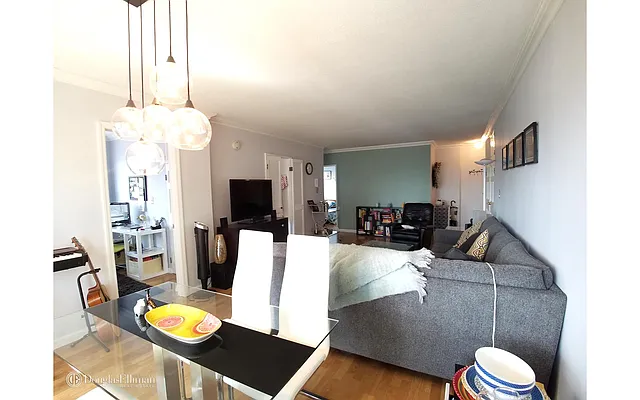 Rented by Douglas Elliman | media 29