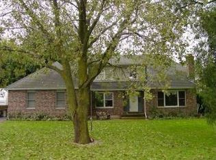 16N961 Prairie Farm Dr, Hampshire, IL 60140