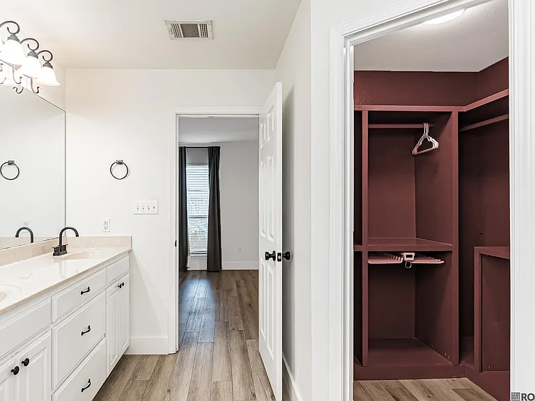 15484 Oakstone Dr — Photo 14