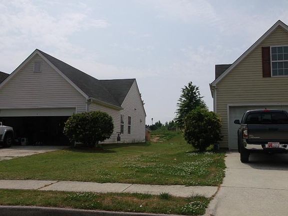 2nd image of 2727 Buena Vista Cir
