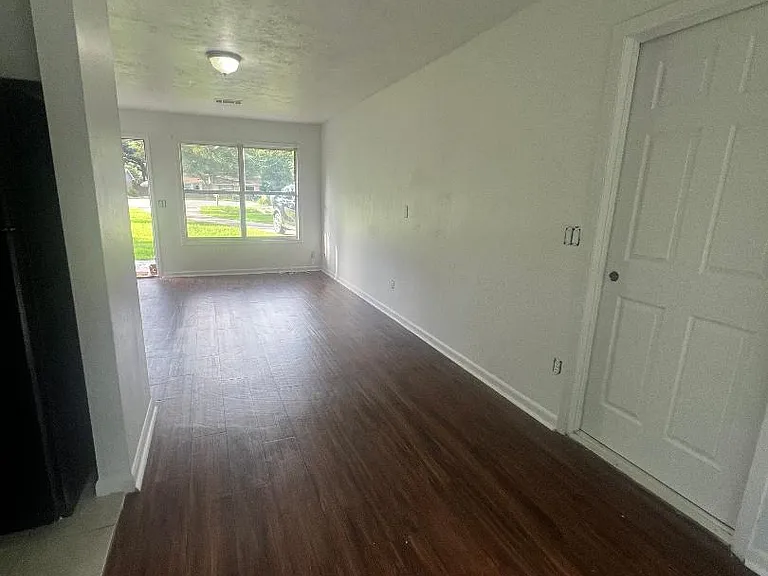 4609 Cypress Ct — Photo 5