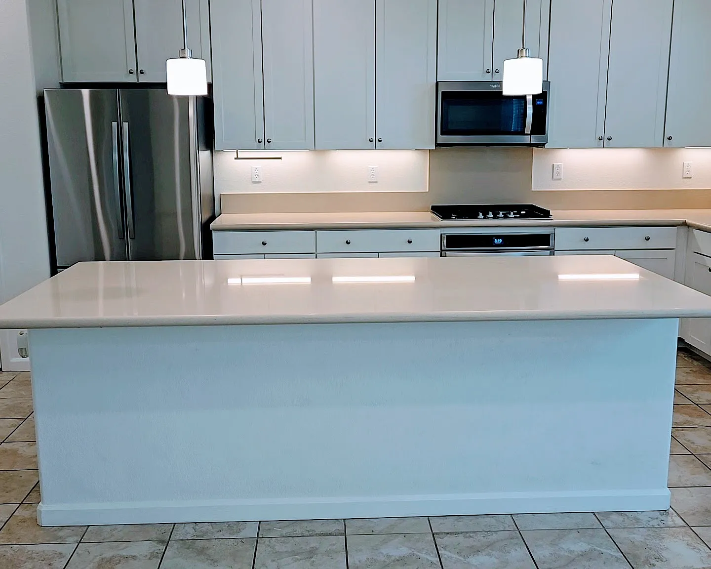 4 bed, 2207 sqft, $3,095 — Photo 3