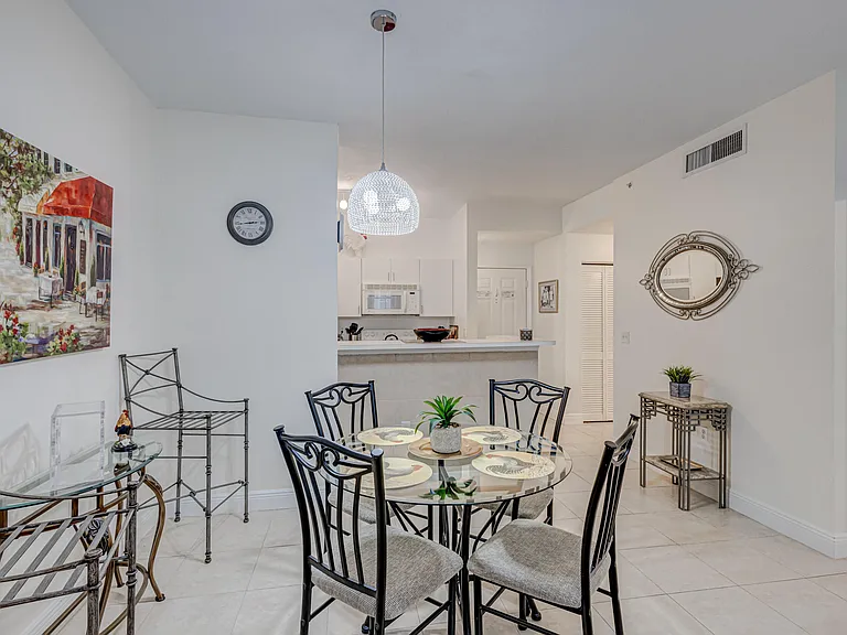 630 Sapodilla Ave #112 — Photo 13