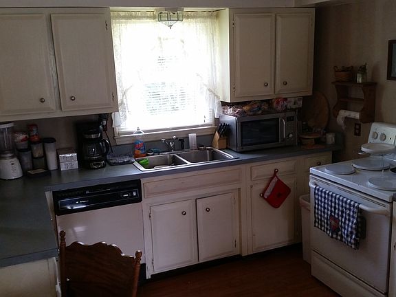 2nd image of 721 Wren St