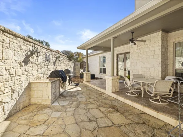 150 Saint Andrews Loop, Kerrville, TX 78028
