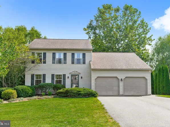 2039 Foxwood Dr, Columbia, PA 17512