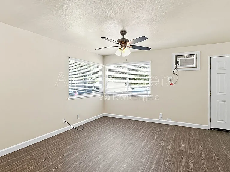 2760 Coloma St #3 — Photo 3