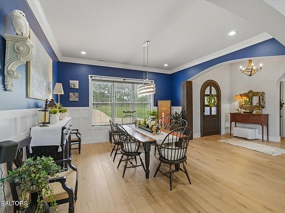 5th image of 3207 Hankins Ln