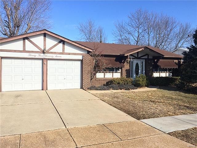 1st image of 2377 Crestline Dr