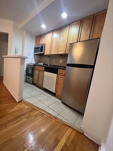 318 S 15th St #3F Photo 1