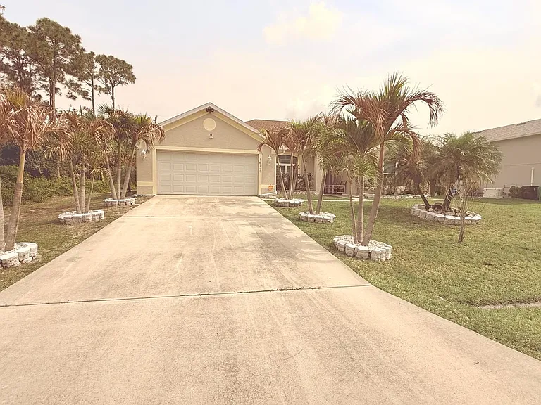 1613 SW Whipple Ave — Photo 4