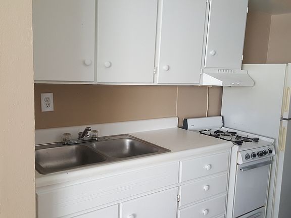 5th image of 350 Orchard St APT A14