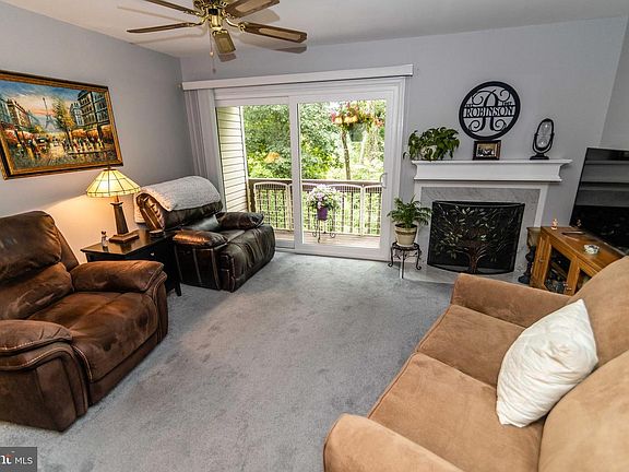 3rd image of 402 Derry Dr