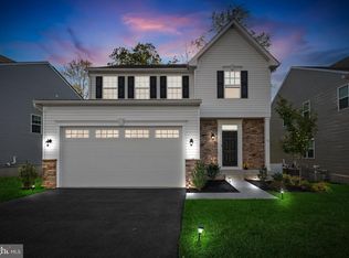 58 Oakwood Blvd, Hampton, NJ 08827