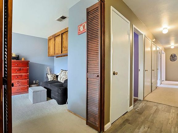 5th image of 2934 Elsinore Dr
