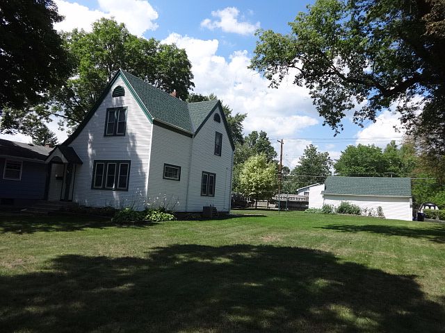 1st image of 2073 Minnehaha Ave E