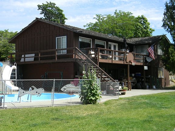 2nd image of 417 Warren Ave W