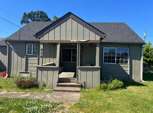 439 SE 10th St, Dundee, OR 97115