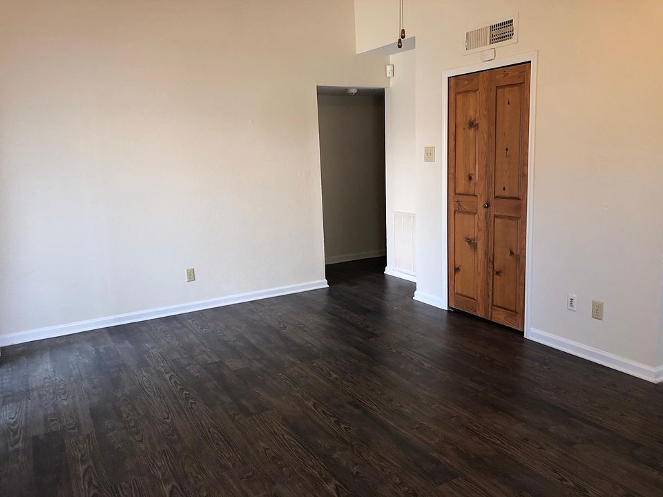 1st image of 4717 China Rose Dr