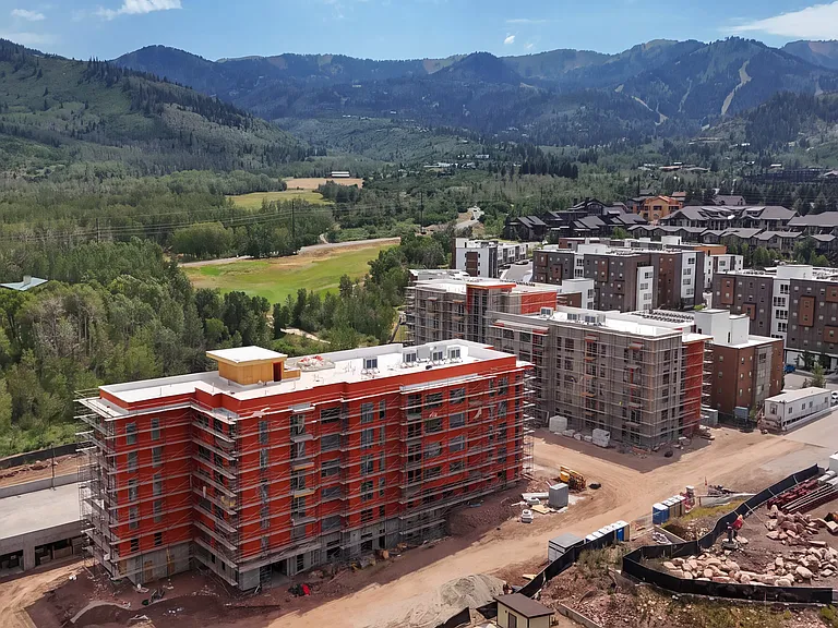 Skyview Residences — Photo 2
