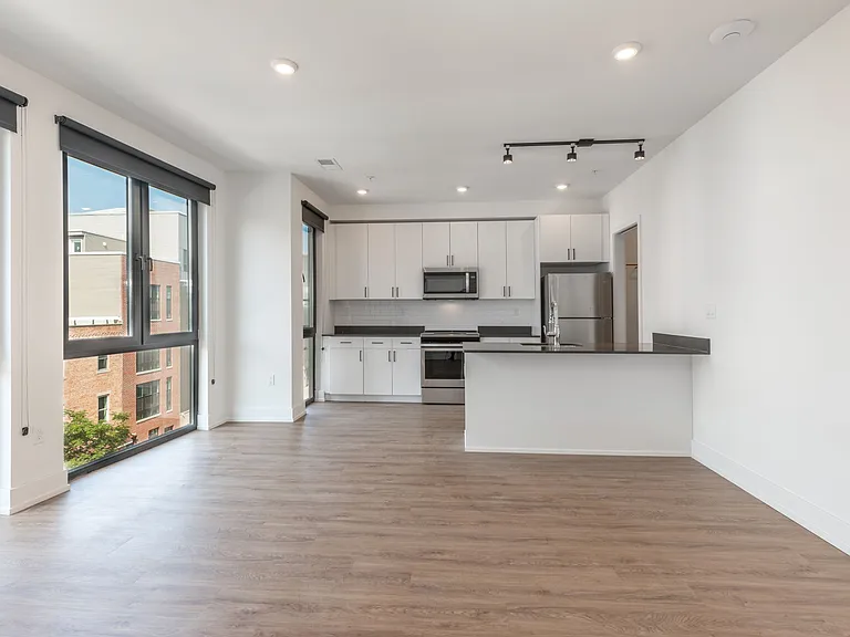 1519 Ridge Ave #503 — Photo 4