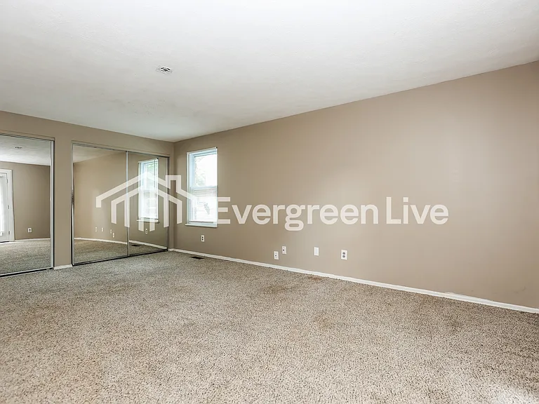 2925 Maureen Ct — Photo 10