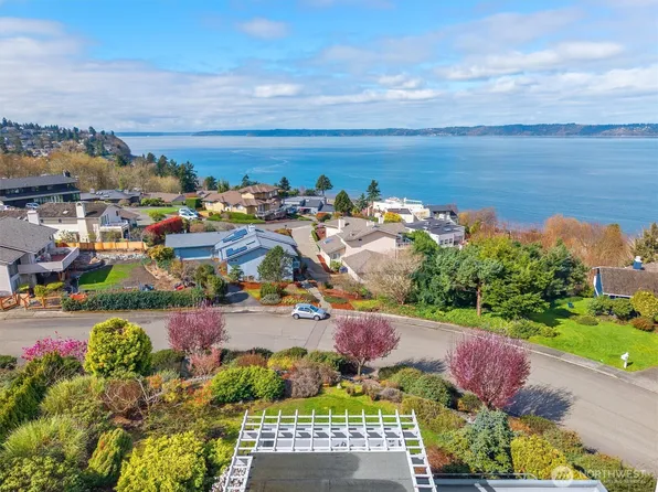 505 S Marine Hills Way, Federal Way, WA 98003