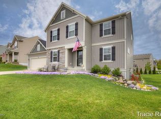 587 Park Place Dr NE, Rockford, MI 49341