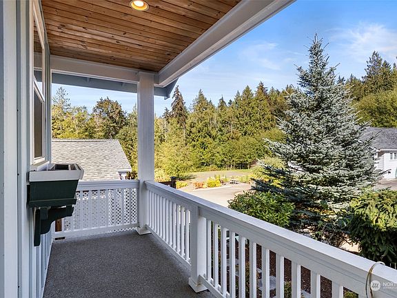 5th image of 20333 Fortune Place NE