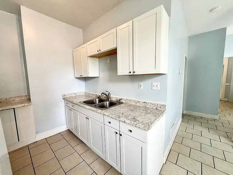 214 N 17th St #2 — Photo 10