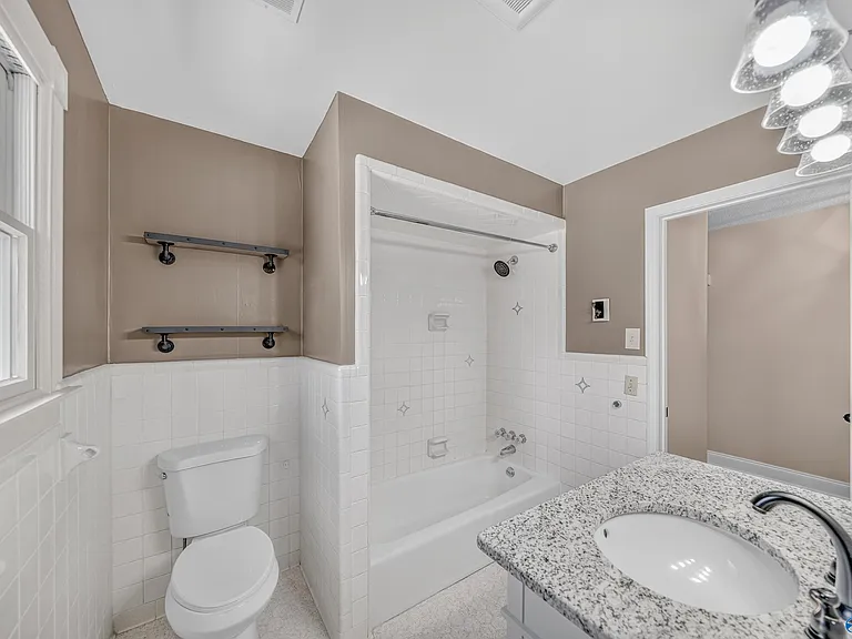 1208 Willowbrook Dr SE #C — Photo 22