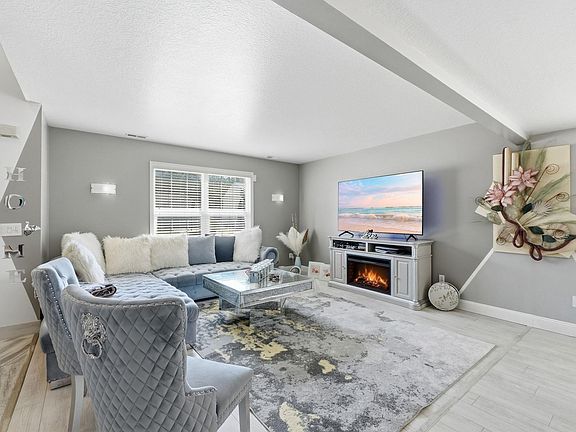 2nd image of 8419 Bremen Way