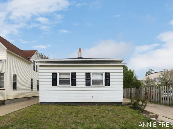 69 W 13th St, Holland, MI 49423