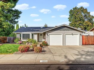 2867 Spring Hills Dr, Medford, OR 97504