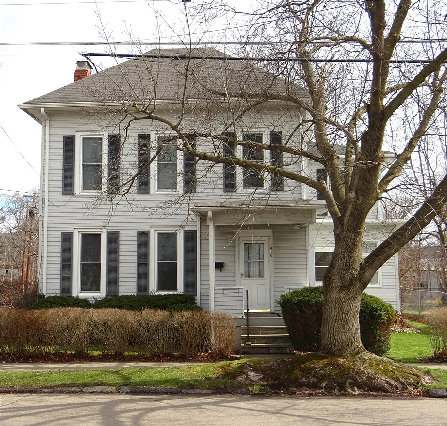 918 Magee St photo 1