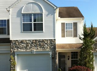 611 Springhouse Ln, Hummelstown, PA 17036