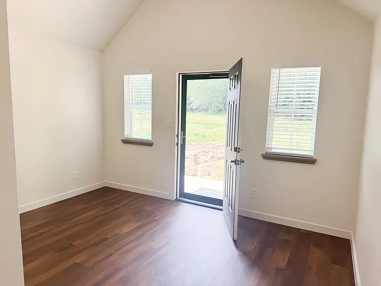 1805 Allbritton Dr — Photo 9