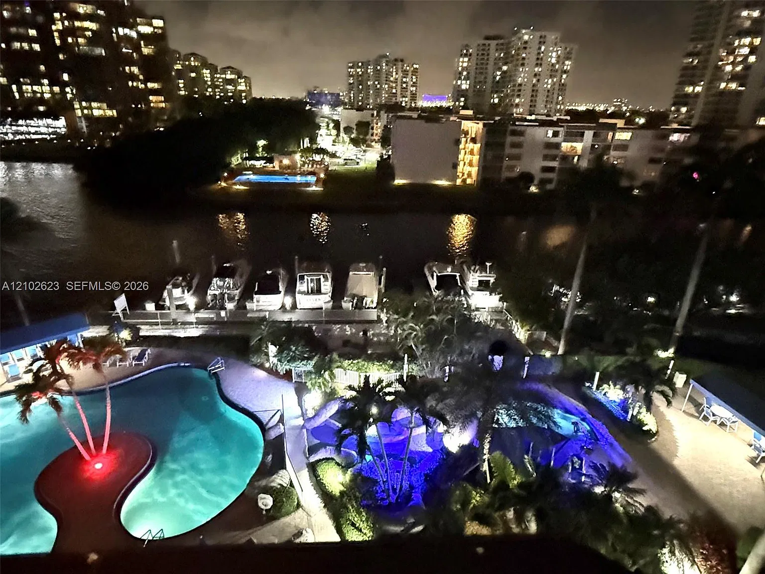 Mystic Pointe Tower 500 C — Photo 2