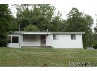 1412 Drag Strip Rd, Belpre, OH 45714