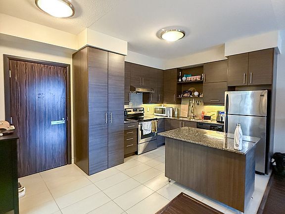 5th image of 325 S Park Rd #1009